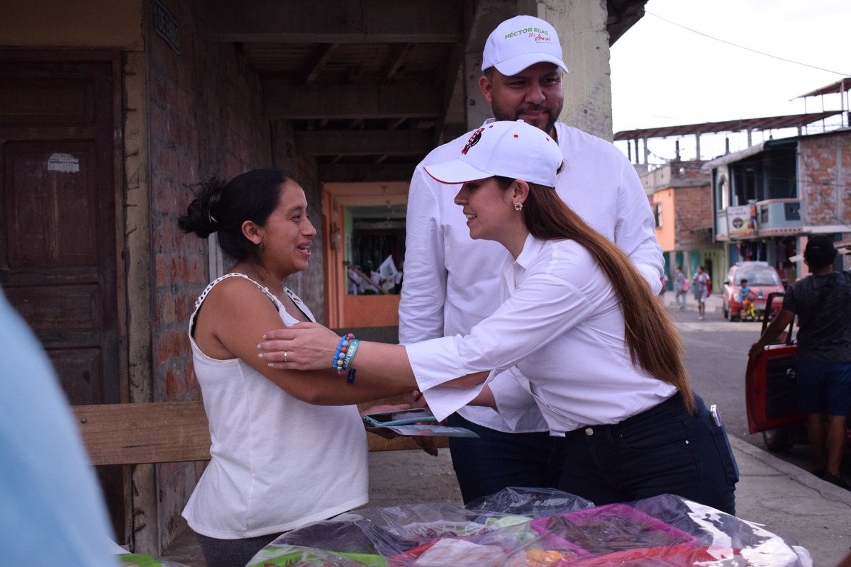 HEGASS's tweet photo. 🗓 19 días en territorio 🏃‍♀️🏃‍♂️🏃

Recorrimos Jaramisol Norte y el centro de Jaramijó, junto a el prefecto de Manabí 2023 @Agustín Casanova. Su compromiso para Jaramijó es de ayudar a la ejecución de todos los proyectos, en especial el VAA (Aguas, vía, alcantarillado) 💪💪 https://t.co/hQXtQSXe0t