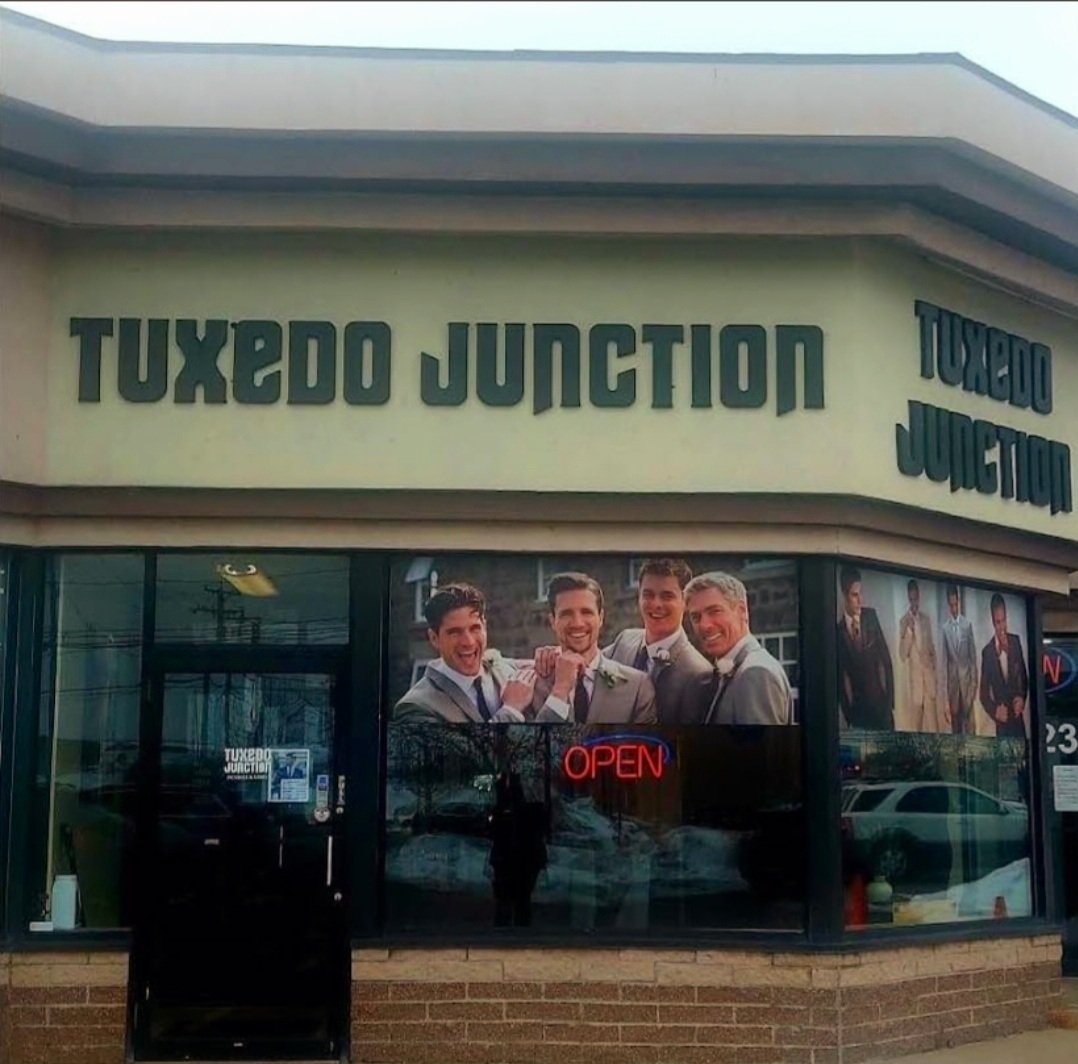 TuxedoJunction1's tweet photo. Need tuxedos/suits for your upcoming wedding?

We're still here in Niagara Falls! Located at 1725 Military Rd, 14305.

Give us a call or stop on in and book your appointment today! (716) 297-6152 #2023Weddings #weddingseason https://t.co/DG4jQSIFp7
