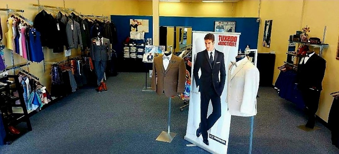 TuxedoJunction1's tweet photo. Need tuxedos/suits for your upcoming wedding?

We're still here in Niagara Falls! Located at 1725 Military Rd, 14305.

Give us a call or stop on in and book your appointment today! (716) 297-6152 #2023Weddings #weddingseason https://t.co/DG4jQSIFp7