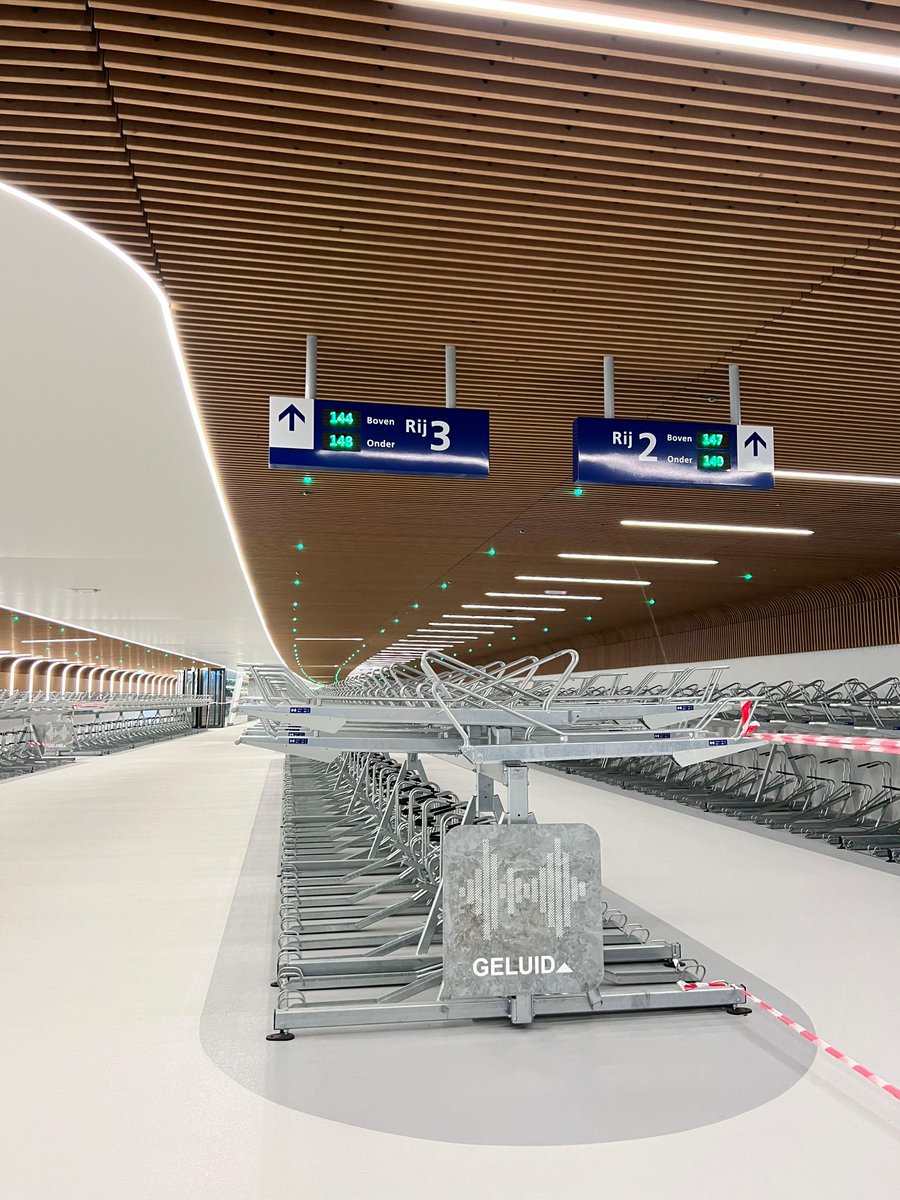 mobycon's tweet photo. Today, #Amsterdam celebrated new #cycle parking at Centraal Station with an afternoon full of activities, including tours of the IJboulevard garage. 

When it opens next month, it’ll house 4,000 more #bikes, adding to the 7,000-space garage that opened earlier this week. https://t.co/ifUbkWOY8V