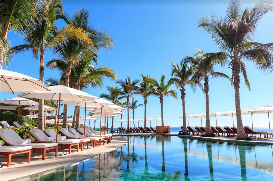 One more day in Gran Velas paradise! Are you ready for a day of sun, beach and pool? Tag a friend who you want to share this fantastic view #GrandVelasCabo