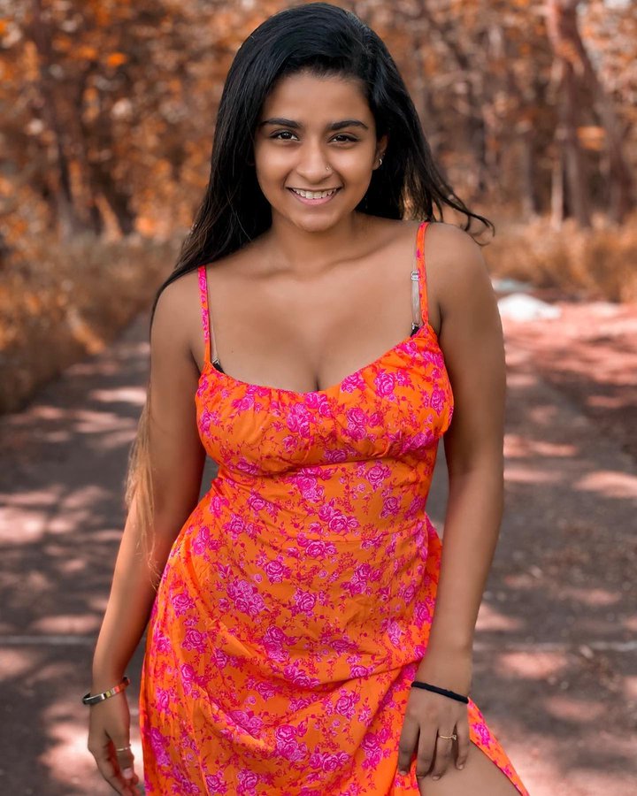 tamilcinestars's tweet photo. Sizzling hot Model #SuhanaKhan 
#Models #bollywoodmodels #suhanakhan 
https://t.co/XRJNmhgGQs https://t.co/PMZeGo0mA3