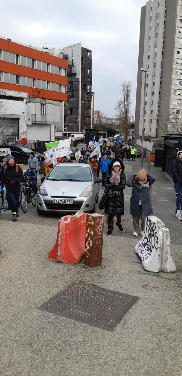 ParvisLagny's tweet photo. @oursonne93 @montreuil @BagnoletFR @PecheOr @arbres_idf @Ecureuil122 @TanguiLeDantec @mcArrighi @DuprDominique2 @Ecolodu6 @xrParisIDF @greenpeacefr #MarchepourlesArbres
Beaucoup de questions et approbation des passants @montreuil et @BagnoletFR  Tous en ont assez des abattages abusifs ! https://t.co/rCcOFH6RQX