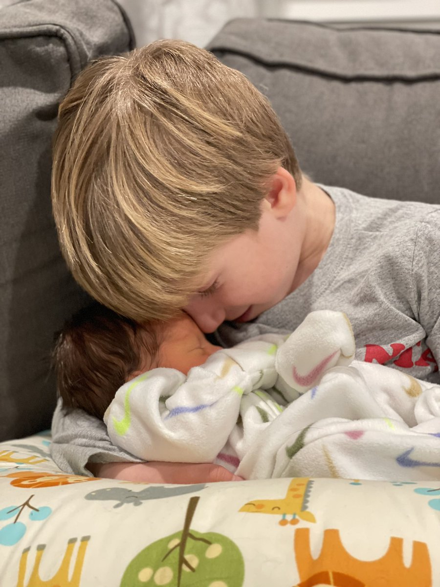 WinkelerD's tweet photo. Our family welcomed our newest edition this week and Jacob couldn’t be happier. #partyof4 #bigbrother https://t.co/Arx8gWlSi4