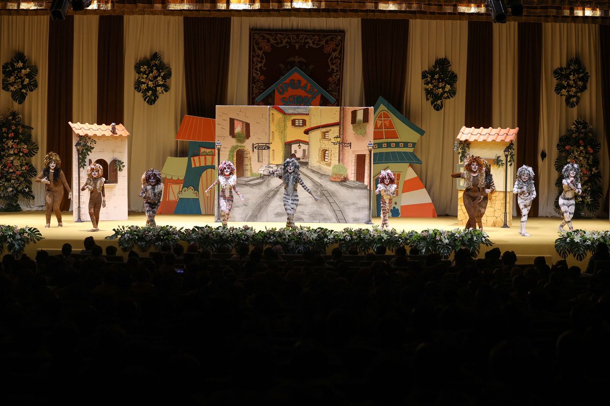 JCF_Valencia's tweet photo. 🎤🥳 Les comissions guanyadores del XXXVI concurs infantil de #Playbacks23 de @JCF_Valencia, @obispoamigo78 i @acaciaspicayo, fan vibrar als més menuts amb "Pinocho va a l'escola" i “Mamá, quiero ser... humano”.
#Exaltació23 #Falles23 https://t.co/MBoR6aN78D