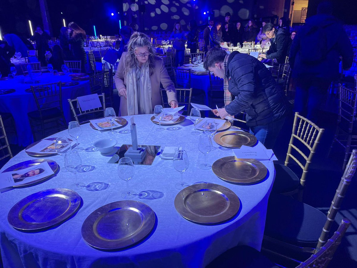 UCJCProtocolo's tweet image. Ya estamos con nuestros alumnos del #GradoProtocoloOrganizaciónEventos en los #PremiosFeroz, en #Zaragoza, ayudando a su organización. Entusiasmados y con ganas. Empezamos la Gala. #CineEspañol #DIQueSi #Cultura #PrácticasUCJC