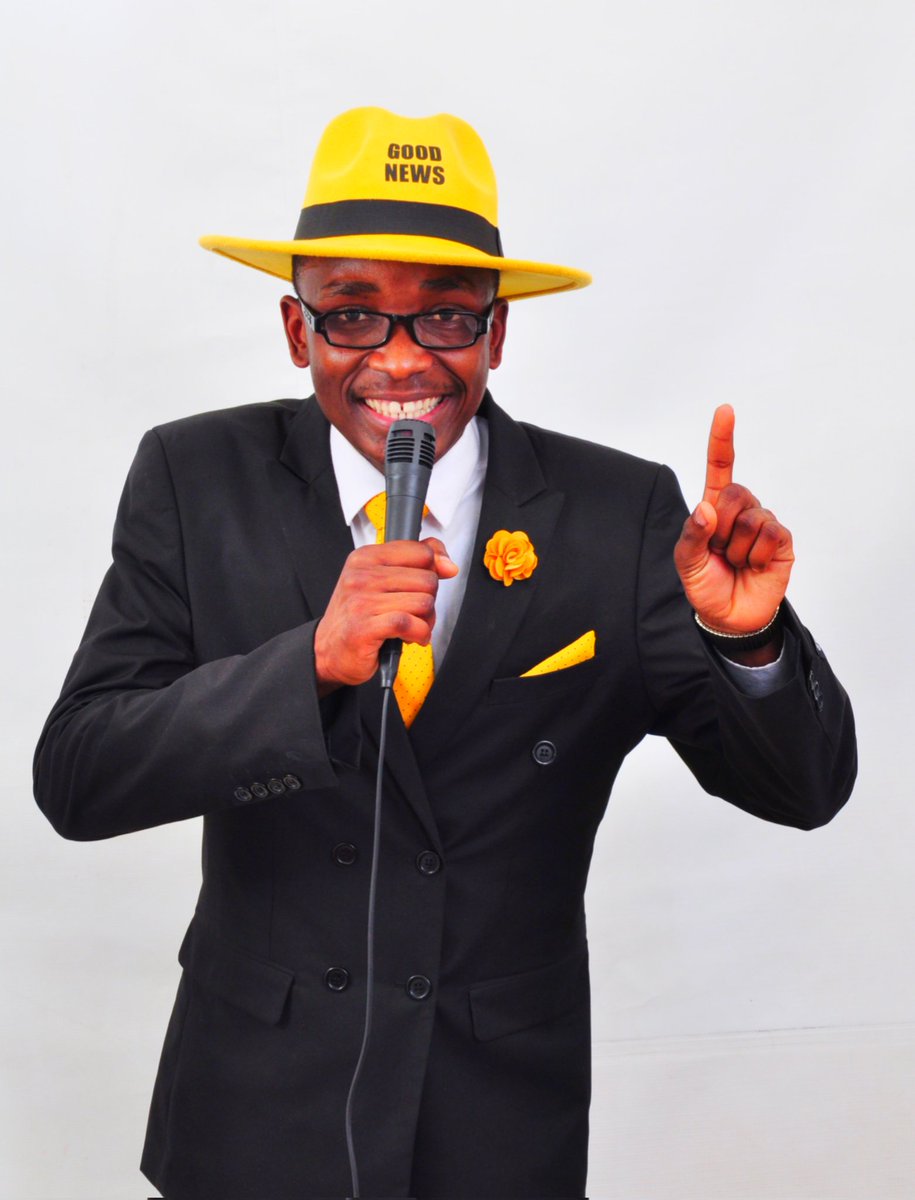 AdvMakubire's tweet photo. Advocate @nelsonchamisa is a Global star whose level is at par with @EmmanuelMacron, @JoeBiden, @RishiSunak, @JustinTrudeau & the likes. HIM running presidential elections against @edmnangagwa is a walk over! Dambudzo is not even KNOWN! His level is of @DMwonzora .
#VoteZw https://t.co/Pt1kmPQB3C
