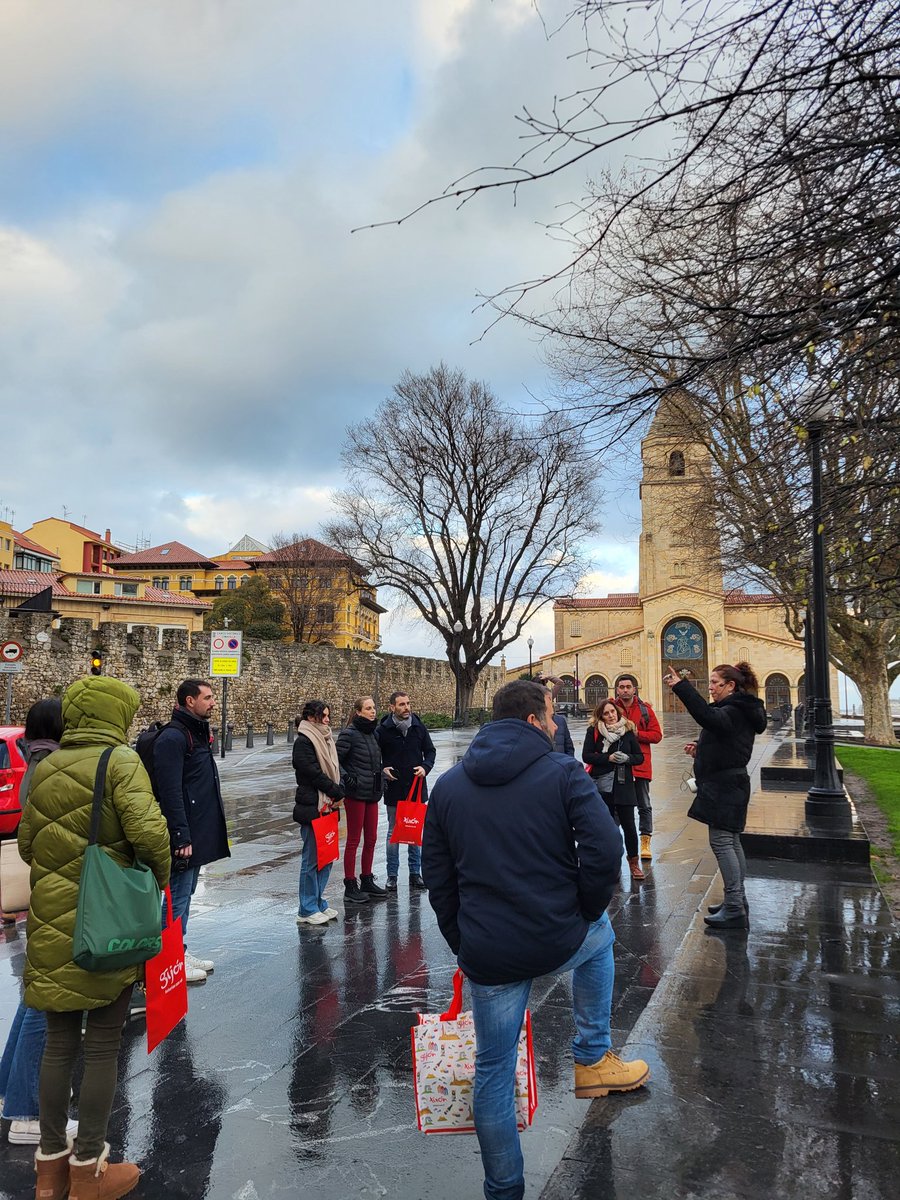 Visita Gijón/Xixón (@gijonturismo) on Twitter photo Tarde cultural con <a href="/AsturiasTb/">AsturiasTB</a>. Paseo por la historia de #Gijón #Xixón de la mano de @psanchezvicente y visita a la #CasaNataldeJovellanos @Mondo_Es <a href="/Culturagijon/">Cultura Gijón /Xixón</a> #MondoATBXixonomía #Gijonomía Tarde cultural con <a href="/AsturiasTb/">AsturiasTB</a>. Paseo por la historia de #Gijón #Xixón de la mano de @psanchezvicente y visita a la #CasaNataldeJovellanos @Mondo_Es <a href="/Culturagijon/">Cultura Gijón /Xixón</a> #MondoATBXixonomía #Gijonomía