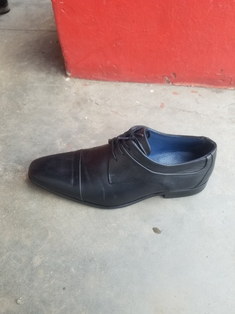 ASimujulu's tweet photo. original shoes all sizes call 0974227000 https://t.co/UdGkdmV0Ex