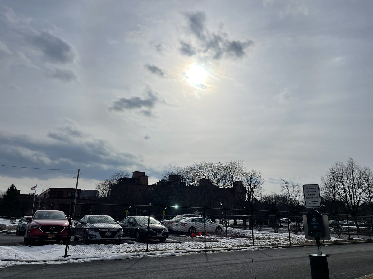 KatelynAnnMac's tweet photo. Breaking news: the sun has come out in Syracuse, NY https://t.co/vFll726kD8