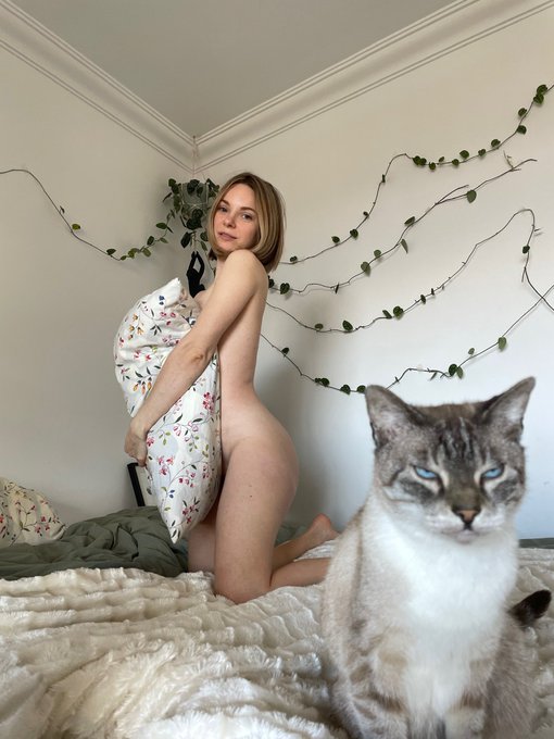 Caption that photo 😅 https://t.co/CcYwglgRNF