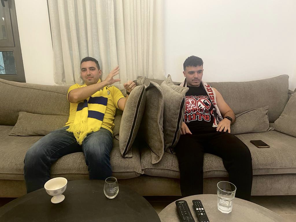 GondaYuval's tweet photo. הוא לא אחי ביום של דרבי https://t.co/eHj0LA5Xvi