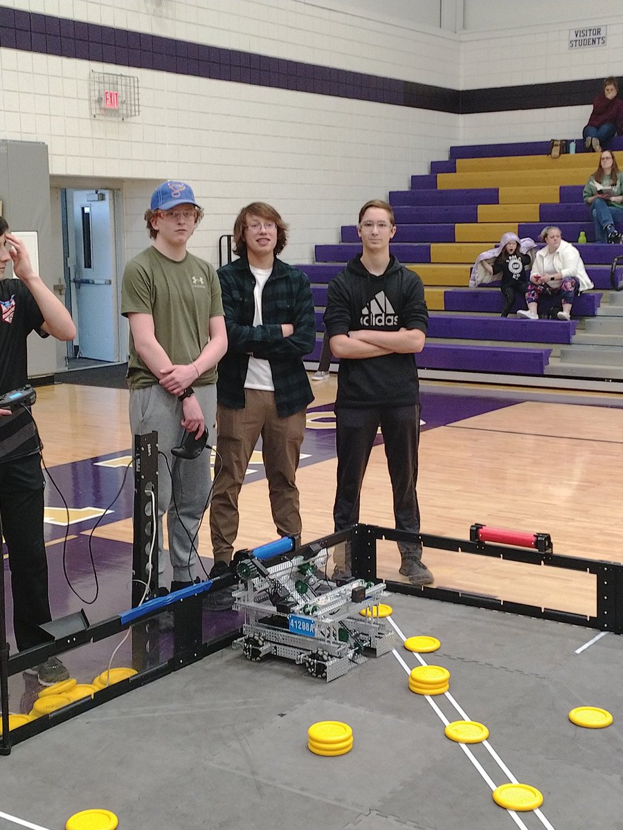 WHSRobotics2's tweet photo. Teams 41208A and 41208B prepared for action. https://t.co/Vf0fZcyCjr
