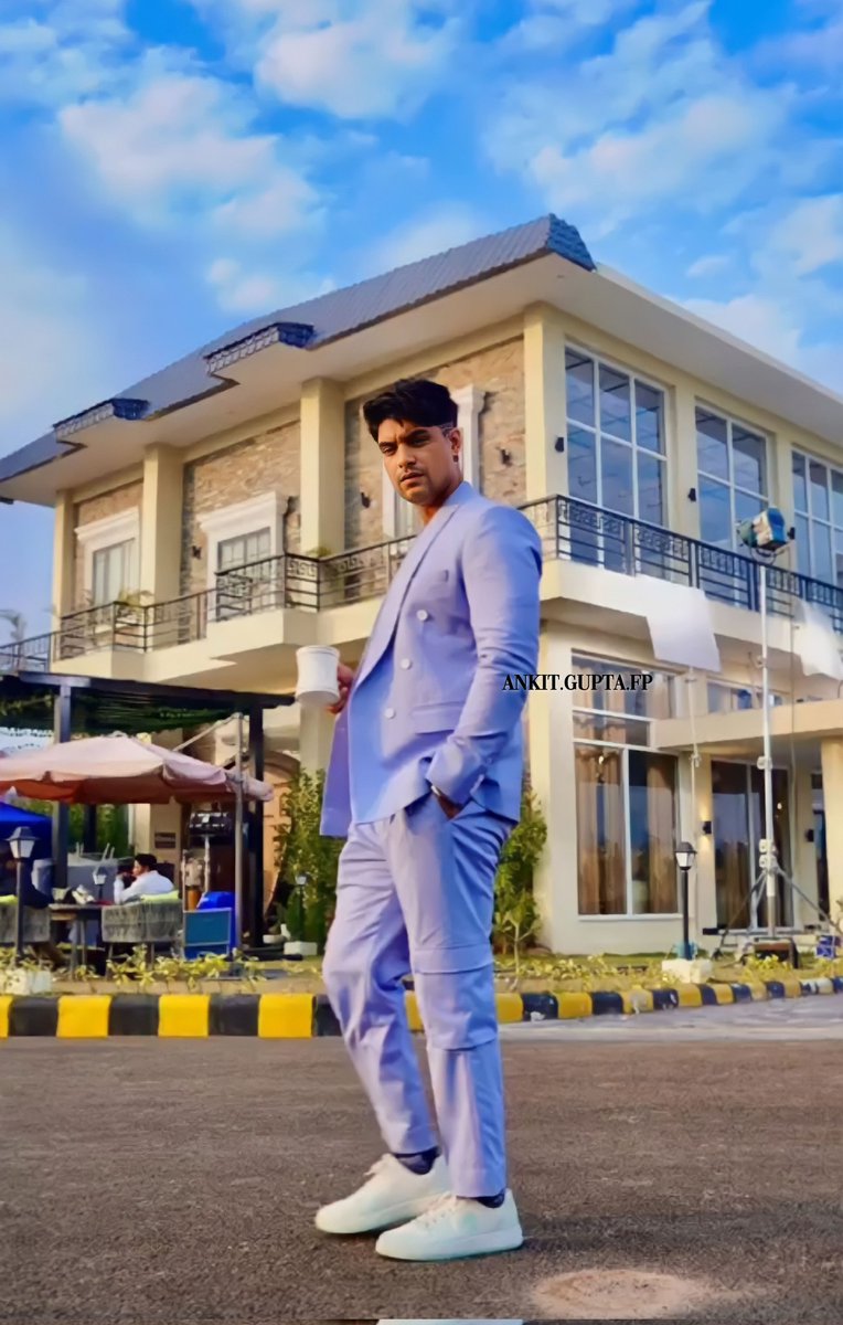 GuptaRamita's tweet image. Can&apos;t get over of him and i don&apos;t want to 😍😍😍❤️❤️❤️🔥🔥🔥🧿🧿

@ankit_gupta611 such stunning aura 💕 i love your confidence style and swag as an actor #TopClass 

#AnkitGupta 
#AnkitBattalion 
#AnkitGupta𓃵