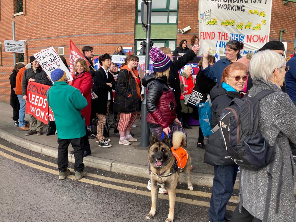 Great turn out today at LGI, Leeds for #KeepOurNHSPublic mc’d by John Puntis with many speakers in support from #RCN #LeedsTUC #HilaryBennMP #LabourRepresentationCommittee #NacSILS #endsocialcaredisgrace. Members of #lwys and #Bradford #UniteCommunity standing in solidarity ✊🏼