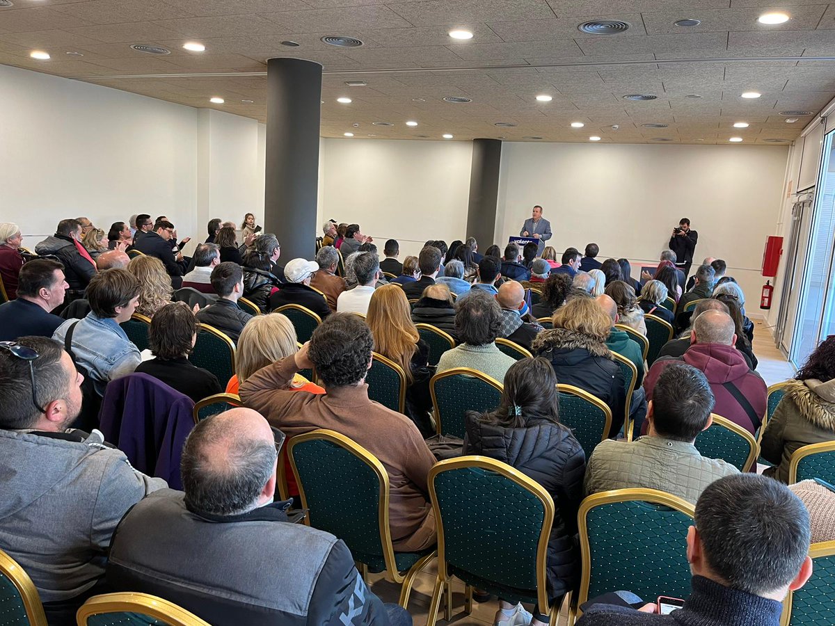 valents_cat's tweet photo. Valents está preparado para reconstruir Tarragona. @valents_tgn.

Hoy hemos presentado a los candidatos a los ayuntamientos de Tarragona, en el acto 'La Tarragona Valiente'.

Lleno absoluto para devolver la ilusión a los constitucionalistas de Tarragona. https://t.co/t13cQYrKyk
