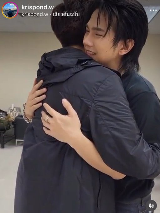 SiriCerle's tweet photo. ฉันขนลุกสิ่งที่ประธานค่ายทำมาก ๆ  ตราบใดที่คุณไม่ใช่เพศหญิงคุณจะไม่มีทางรู้เลยว่าคนที่คุณกำลังกอดและปลอบด้วยความรักมันน่ากลัวแค่ไหนสำหรับเพศหญิงอย่างเรา
@beoncloud_th ประธานค่ายข��งคุณทำไมถึงทำเรื���องที่น่ากังวลกับเพศหญิงอย่างเราแบบนี้ 
#บิวทําร้ายร่างการผู้หญิง https://t.co/9SPQgg4wzV