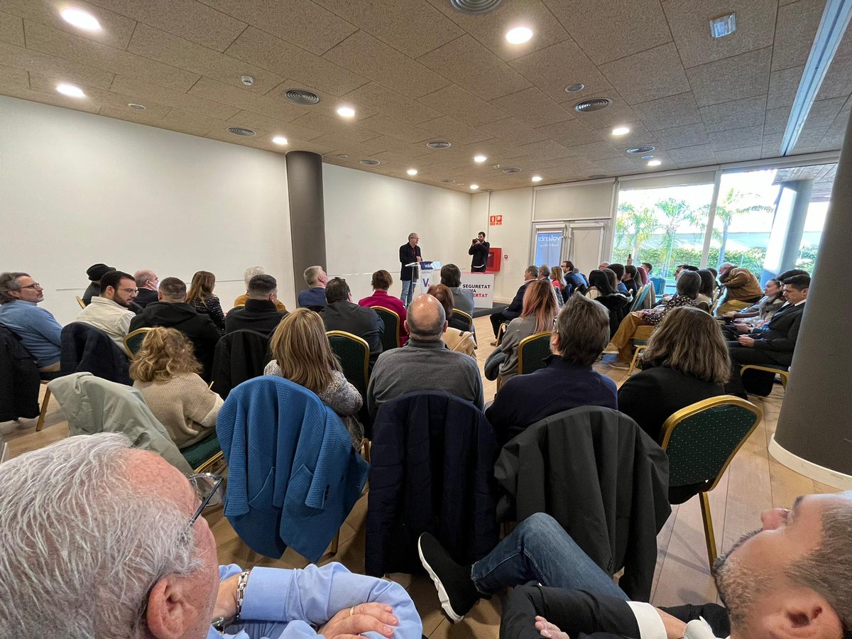 valents_cat's tweet photo. Valents está preparado para reconstruir Tarragona. @valents_tgn.

Hoy hemos presentado a los candidatos a los ayuntamientos de Tarragona, en el acto 'La Tarragona Valiente'.

Lleno absoluto para devolver la ilusión a los constitucionalistas de Tarragona. https://t.co/t13cQYrKyk