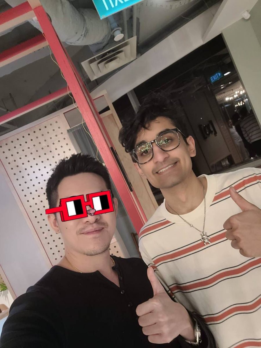jonathanlowyt's tweet photo. Yooooo @frankdegods @DeGodsNFT @y00tsNFT
Pleasure meeting u 👑👀and the singapore degods community!
Cya at @0xPolygon pit ! https://t.co/toUAZDZcSs