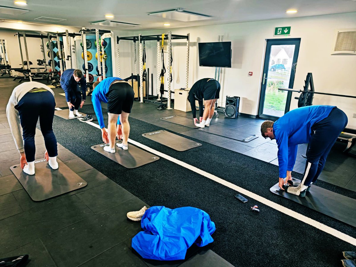 Academy_UWTSD's tweet image. UWTSD ACADEMY OF SPORT | Strength &amp;amp; Conditioning🏋️‍♀️

🕰️It’s been a busy week for our S&amp;amp;C #Department

🌅 x4 early morning #SmallGroup sessions

🧘‍♀️ x2 #Recovery sessions #Yoga

💪🏻 x4 #Team #Strength sessions

🎓 x3 #Degree placement students assisting delivery #pathway

#uppasaints