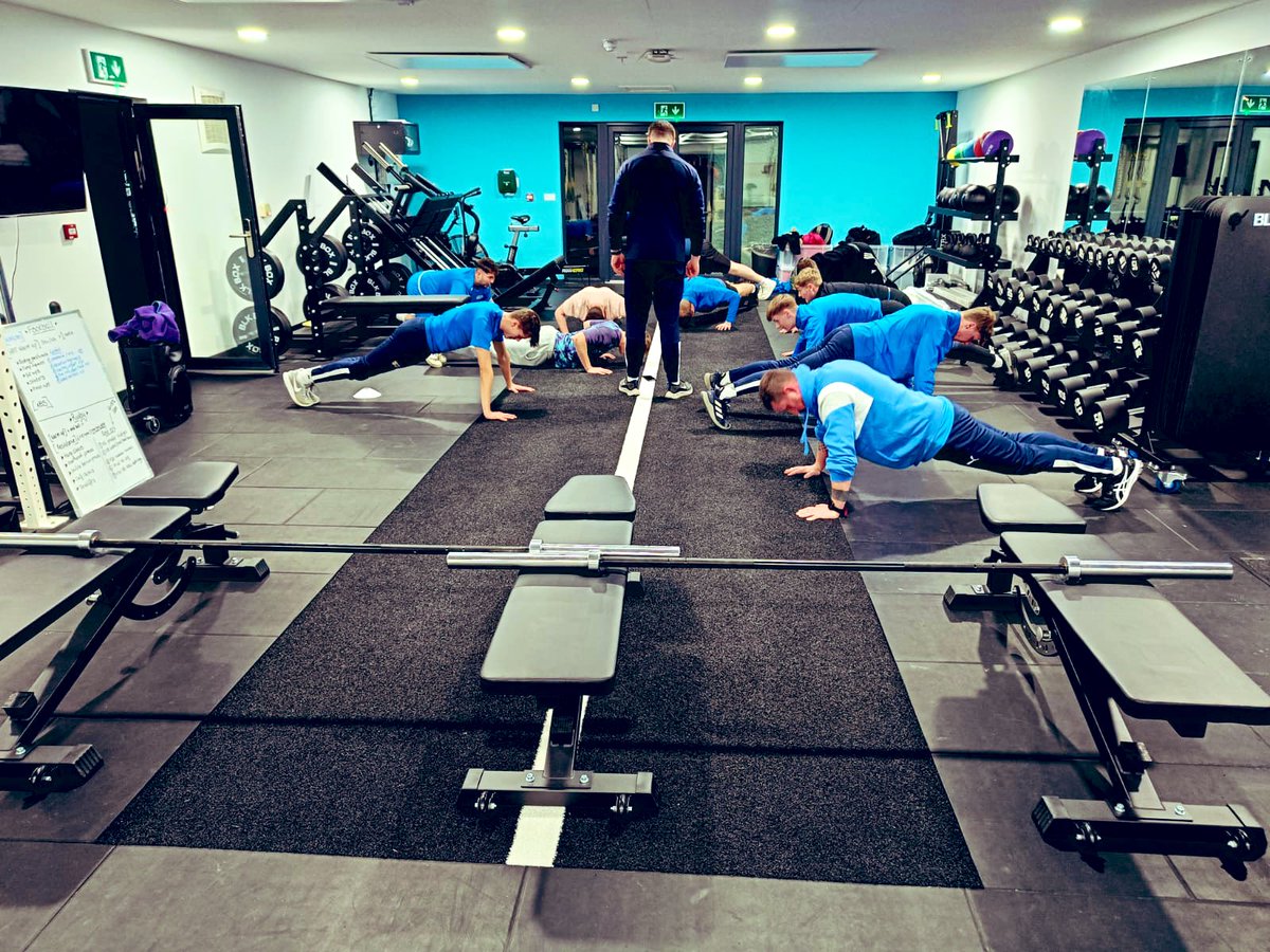 Academy_UWTSD's tweet image. UWTSD ACADEMY OF SPORT | Strength &amp;amp; Conditioning🏋️‍♀️

🕰️It’s been a busy week for our S&amp;amp;C #Department

🌅 x4 early morning #SmallGroup sessions

🧘‍♀️ x2 #Recovery sessions #Yoga

💪🏻 x4 #Team #Strength sessions

🎓 x3 #Degree placement students assisting delivery #pathway

#uppasaints