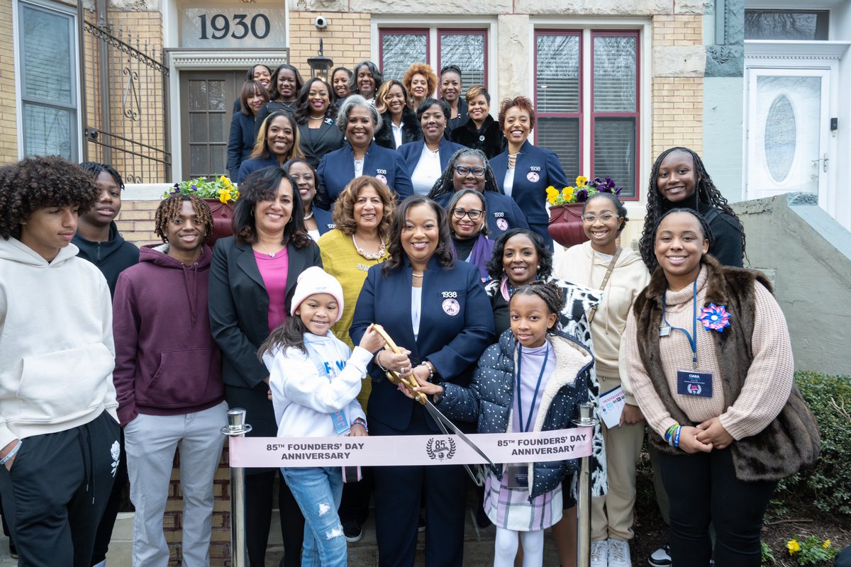 JackandJillInc's tweet photo. Jack and Jill of America’s 85th Founders’ Day Commemorative Weekend officially began with a ribbon-cutting at our national headquarters in Washington, DC! We opened this headquarters in 2004 and in 2021, the building underwent a major renovation. #jackandjillinc #jjoa85 https://t.co/NtboNyWYZI
