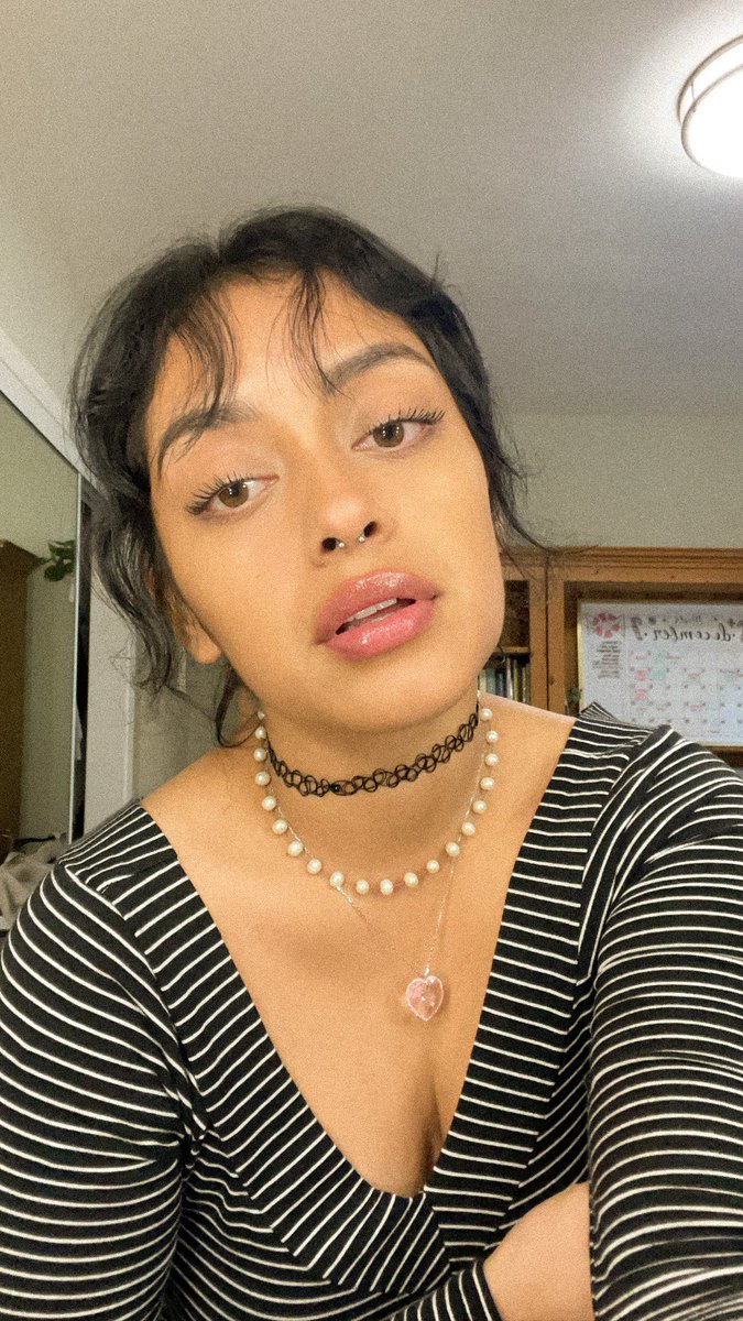 wackyjackiiee's tweet photo. brwn grl <3 https://t.co/INkC1xF2gV