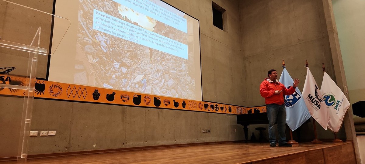 CE2RSA's tweet image. En este momento se desarrolla el primer Simposio de tópicos de radio organizado por nuestro Radio Club en el museo de San Antonio .