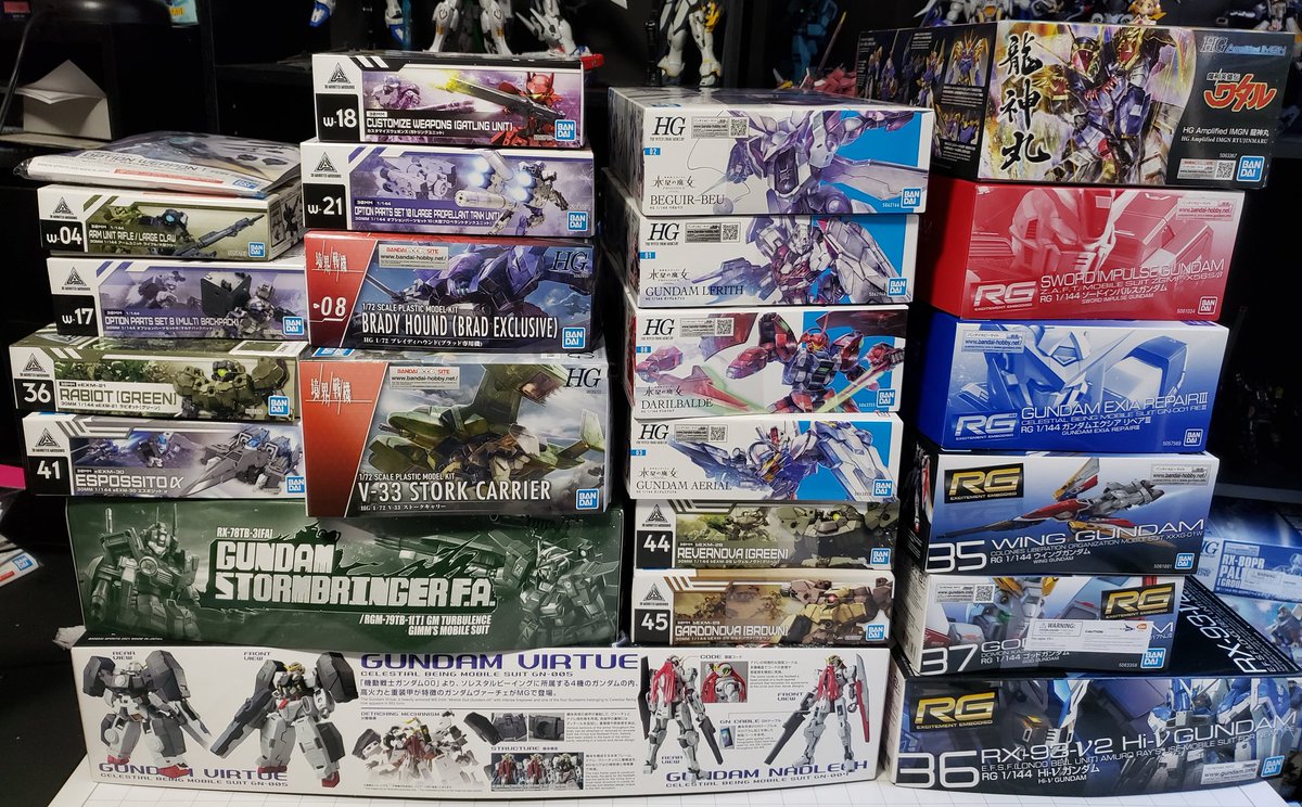 GKaiserAGE7's tweet photo. By the Gunpla Gods I have let my backlog of Gunpla and mecha kits get too big! I best get to building but not sure where to start lol! #gunpla #gundam #bandai #mobilesuitgundam #BANDAISPIRITS https://t.co/n1a3C95NvQ