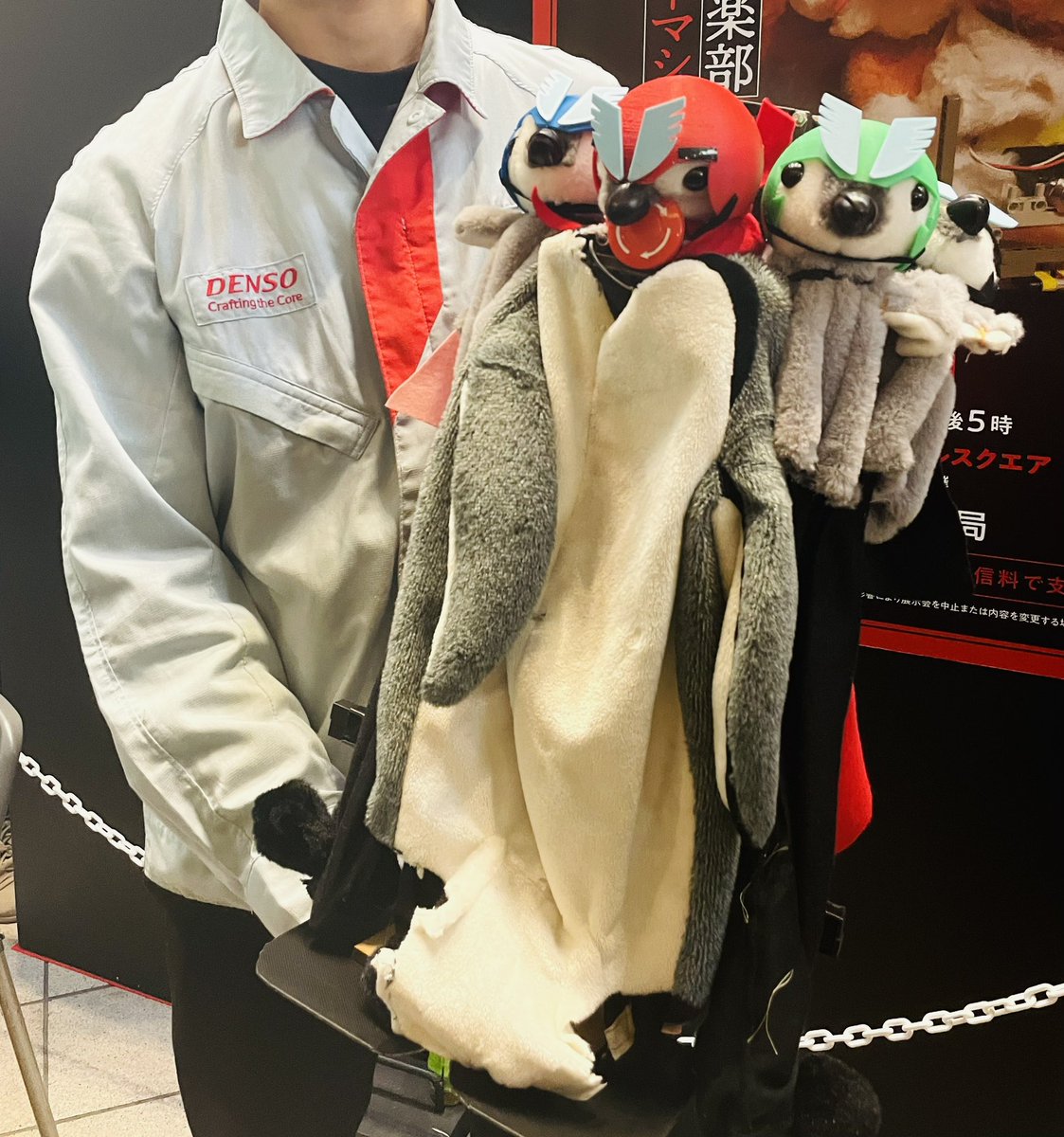 「「魔改造の夜」展行ったらDンソーさんの跳躍戦隊ペンギンジャーをナマで拝めた 」|抜刀ろまん子のイラスト