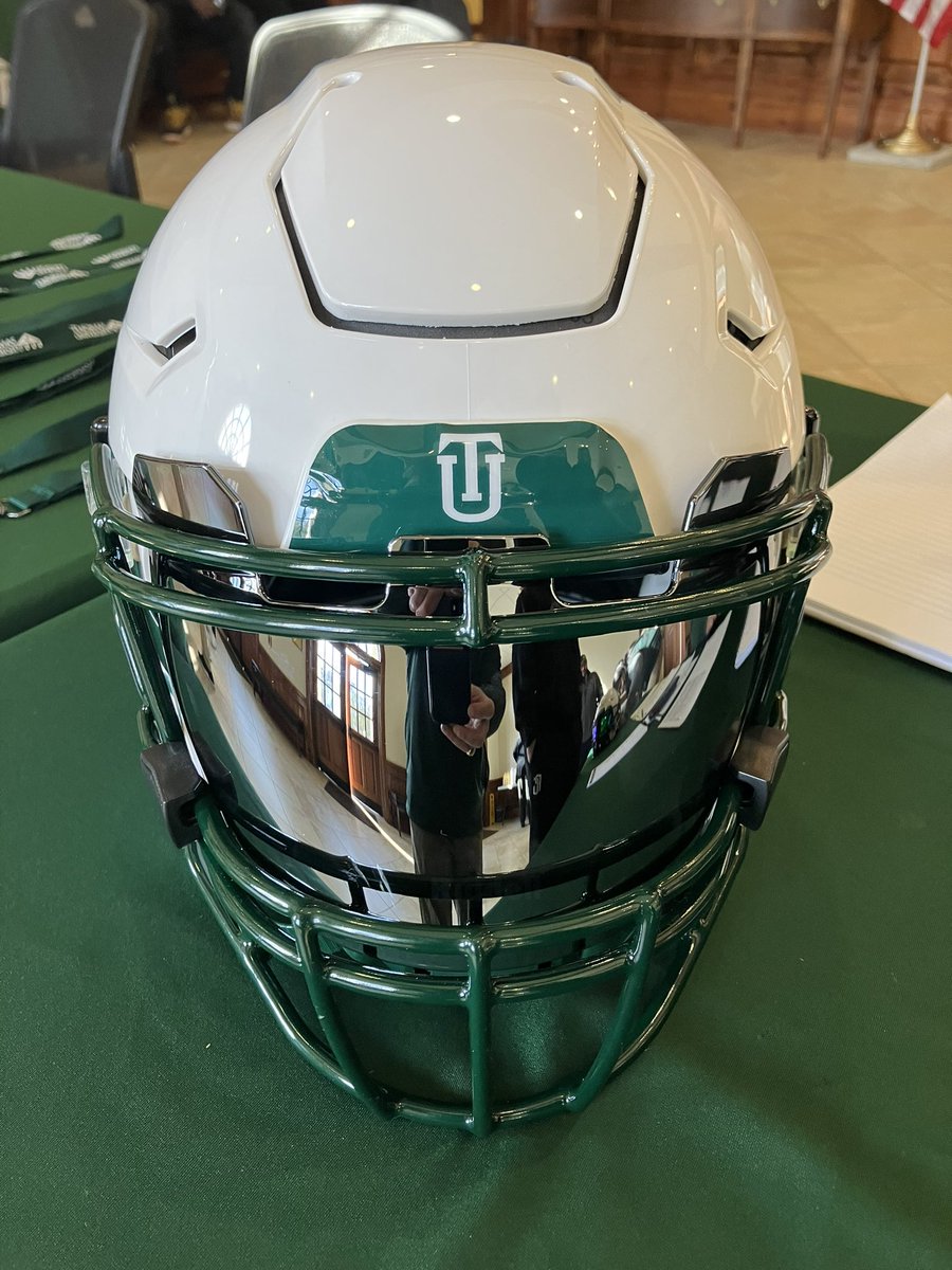 #SOOOAAR First edition, TU football helmets, now live at our recruiting event!🏴🏴🏴🟩🟩🟩@NightHawksMFB