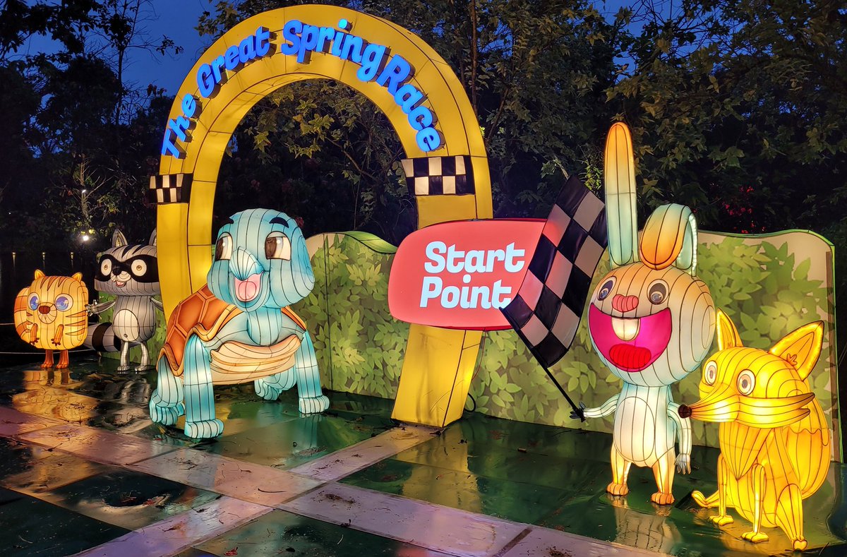 Gyrowoof's tweet image. Happy Lunar new year of the #Rabbit from the #GoodtimesGang! #fuzzballs #lanterns #yusheng  #Goodtimes @Adaoz_Artz @Texadaeus