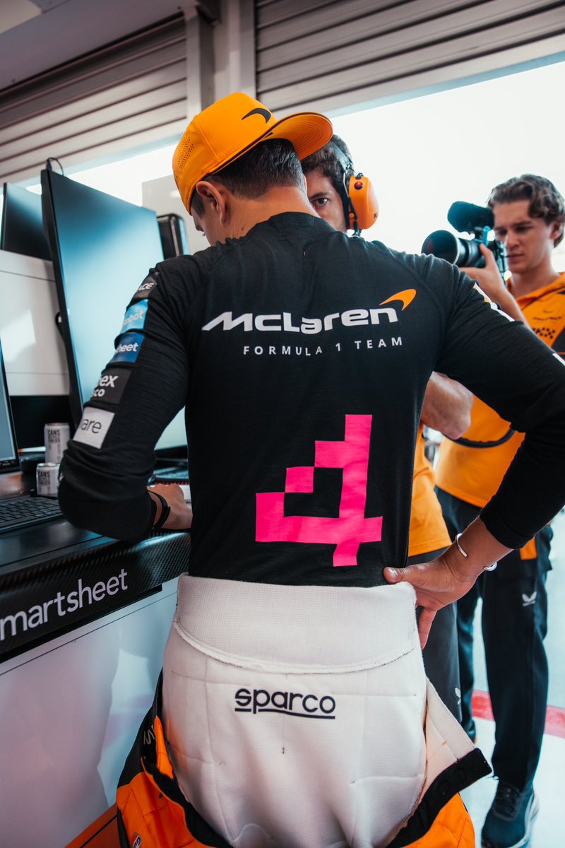 LN4's tweet photo. Hey @McLarenF1, we’ve not forgotten about the black race suits 🧐 https://t.co/jrxu1dx1wP