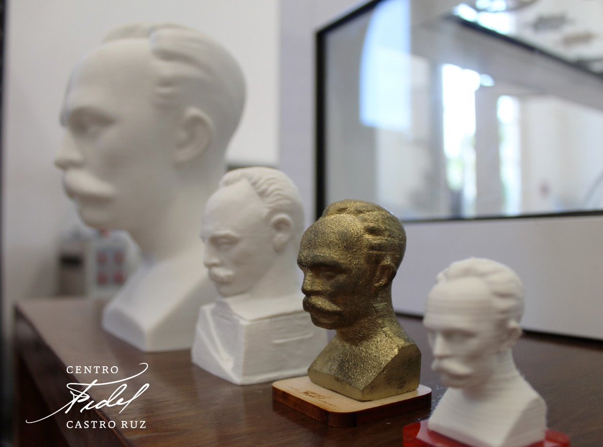 #Fidel:"Fue un hombre verdaderamente extraordinario y excepcional.(...) intelectual y poeta, (...) fue capaz de conquistar el corazón, el respeto, la adhesión y el acatamiento de viejos y experimentados jefes militares que se llenaron de gloria en aquella guerra". #DesdeSuAltura