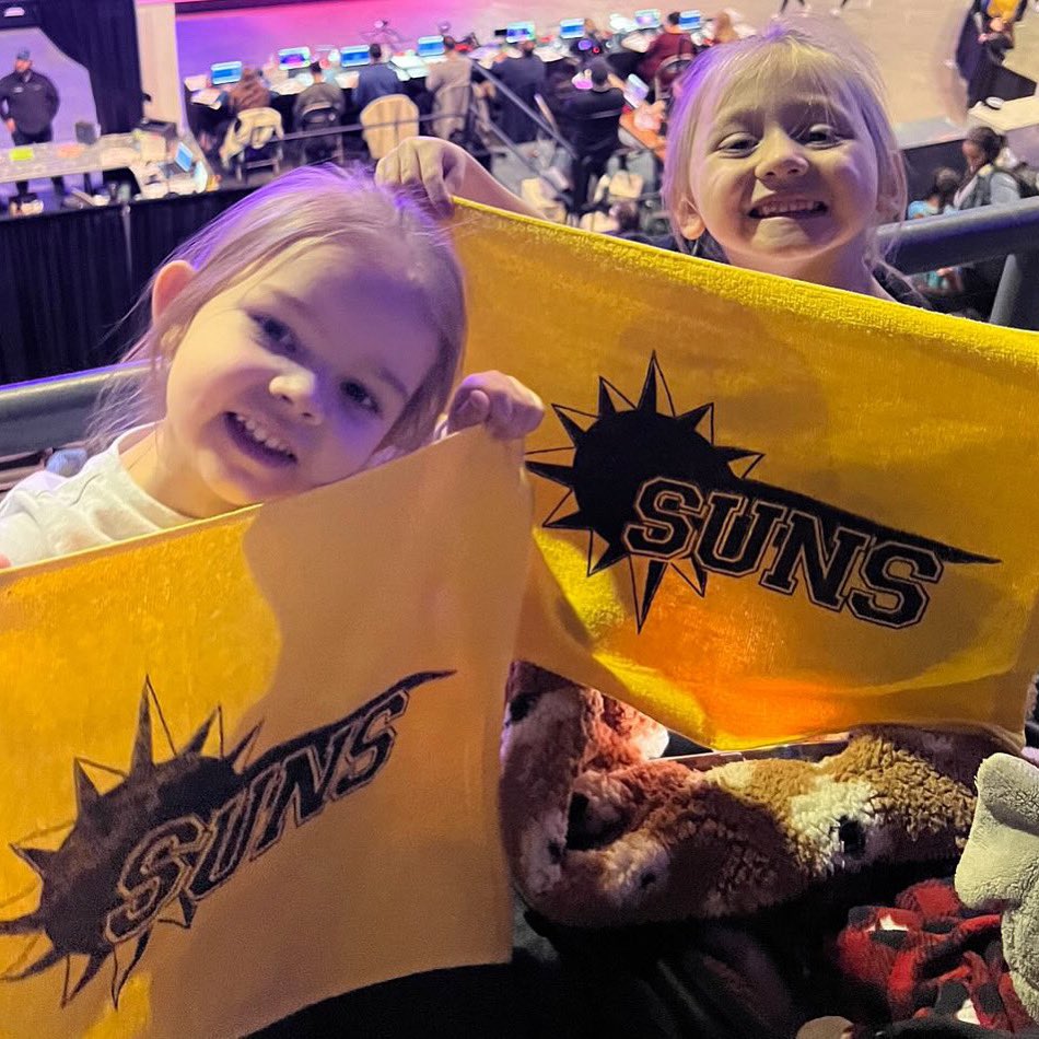 ca_denverco's tweet photo. Whether you’re in Arizona or Washington, get those #TowelsUp and be LOUD and PROUD for our Suns! ☀️🟨

CHEER!
CENTRAL!
LET’S GO SUNS!

#ProudToBeASun #AlwaysASun https://t.co/ubYfkXbyM9