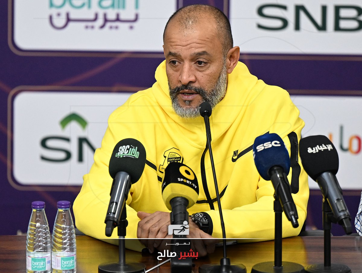 ariyadhiah's tweet photo. 📸لقطات من المؤتمر الصحافي الخاص بالبرتغالي نونو سانتو مدرب #الاتحاد 

#كأس_السوبر_السعودي🇸🇦🏆
#الاتحاد_الفيحاء https://t.co/yOP4ompnq4