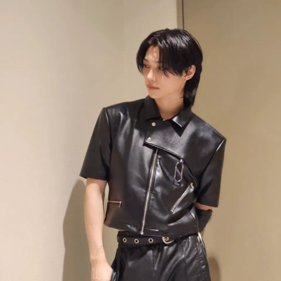 onlyfieldfall's tweet photo. ยืนแอคมอง @retrozrade น่ารักไปวัน ๆ https://t.co/O6hTWkVa5G