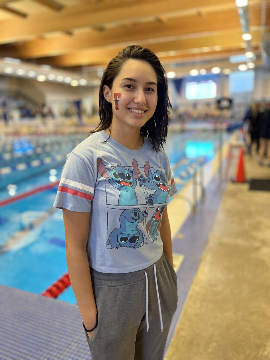Great job Riannah for dropping 3 seconds on her 100 back at district’s. Your hard work Thea past few days has paid off.