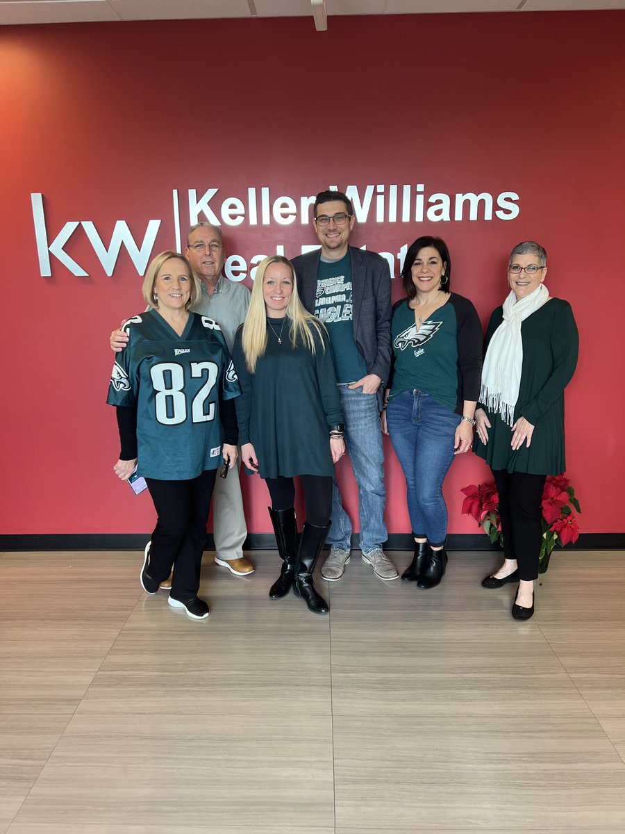 Fly Eagles, Fly🦅🫶...whether on the road to victory or home ownership, it's hard to beat a Team That Never gives up!💪🦅🏉🏆🏘🏠🏫
#alskwteam #allabruscianoteam #kwconshy #philaareahomes #realestate #realtor #phillyrealestate #teamwork #kwrealtor  #philadelphiaeagles