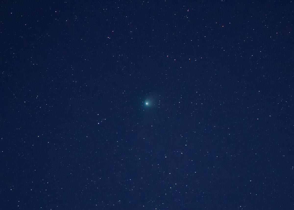 BoozerDPhoto's tweet image. I am certainly no astrophotographer, but I did manage to get a shot of that green comet thingy last night. #comet #C/2022 E3 #Astrophotography
