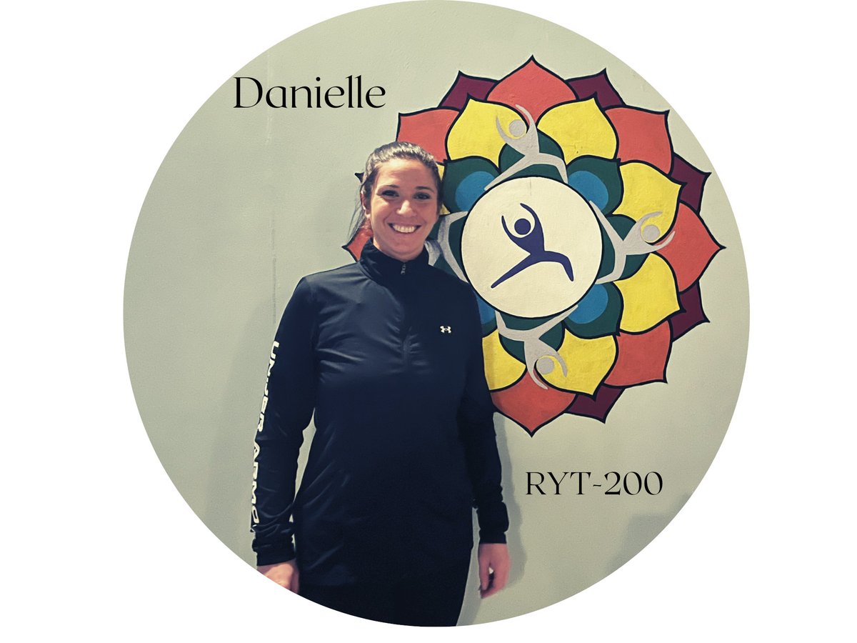 ModernYogaCLE's tweet photo. Happy Weekend!😃 Check out our modern yoga teacher spotlight on Danielle! - https://t.co/rx3N7Tms8U https://t.co/uMCj4JNNdl