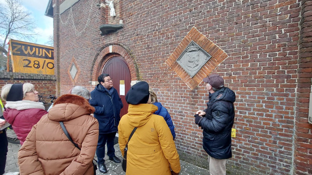 SamiSouguir's tweet photo. Zwijnaarde heeft voortaan een eigen erfgoedwandelplan. Mooie wandeling met véél interessante weetjes @CultuurGent @STAMGent #Zwijnaarde #Gent https://t.co/o69xprNbzx