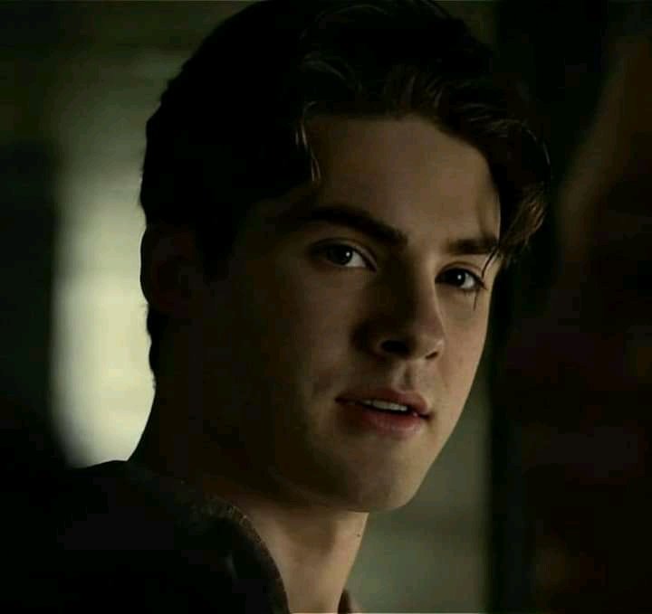 StrangerTNewss's tweet photo. Personajes que ni siquiera fueron mencionados en la película de Teen Wolf: https://t.co/Zjg0CiY5o7