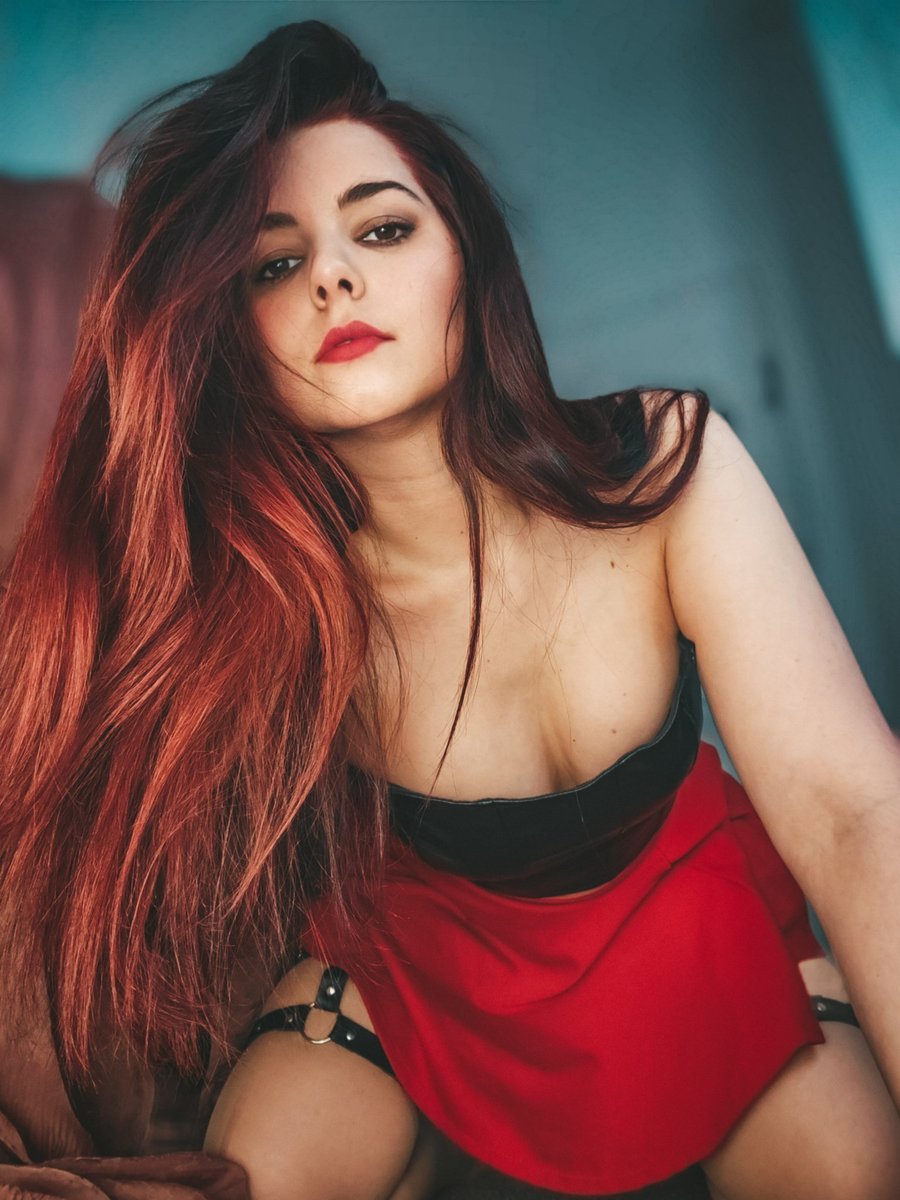 Katy Rose 📚 on Twitter: "I've entered my villain era. It's hot here. 😈"