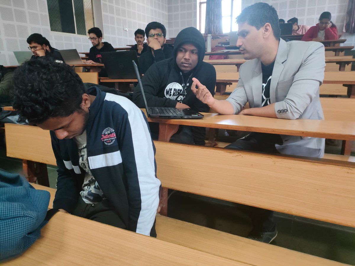 _ashish_tiwari's tweet photo. New year started with Elastic student community.
Met with ~200+ students in January :)
Session 1: @frcrce_bandra
Session 2: @umitsndtwu
Session 3: @IITBHU_Varanasi
It was fun meeting with all students. More to come.
#elasticsearch #studentMeetup #elastic #elasticmeetup https://t.co/97axDQrwuu
