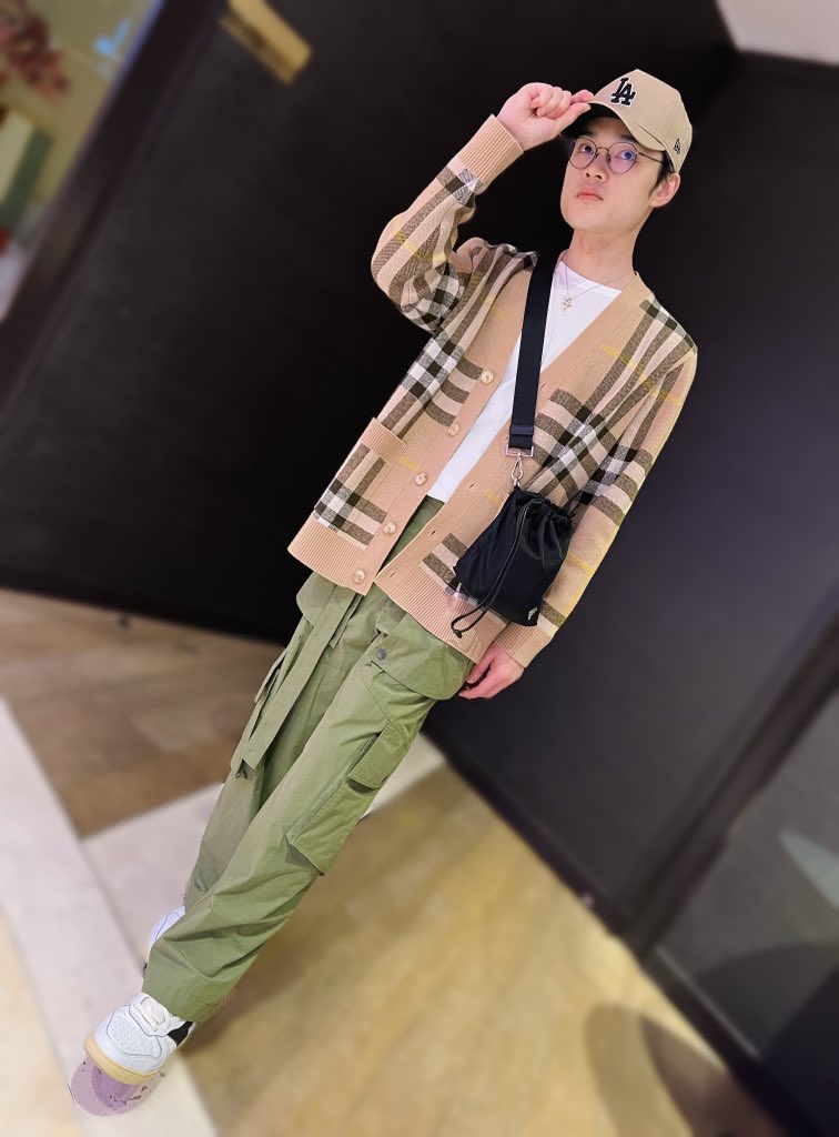 jackychew's tweet image. 人日快樂 🧧
#jackychew #yearofrabbit2023 #ootd #初七