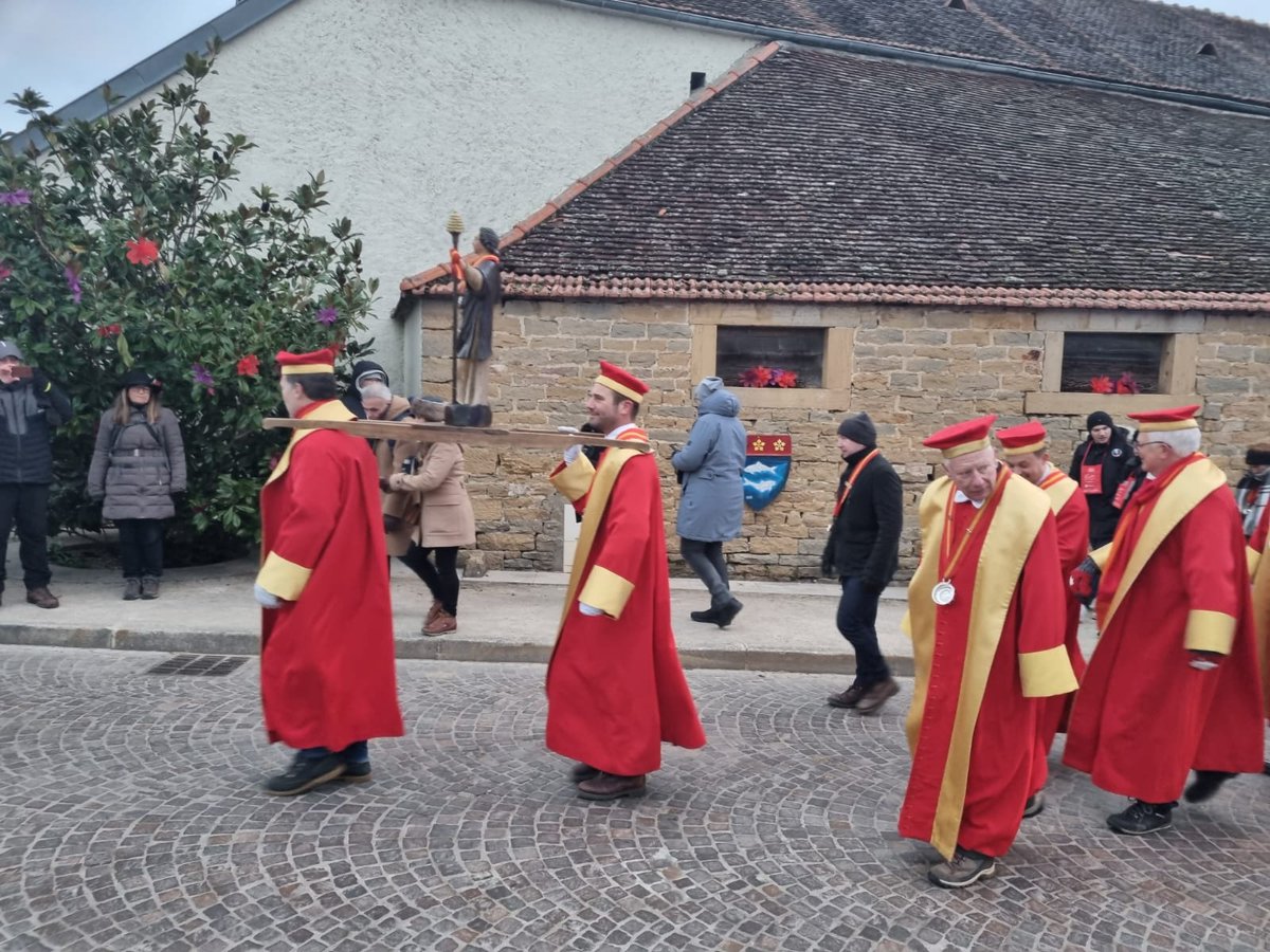 RCFDijon's tweet photo. @SVTCouchey la Saint Vincent Tournante de Couchey. 2 jours de fête pour honorer le St Patron des Vignerons. Jusqu'à dimanche soir. https://t.co/OcRr8ts883