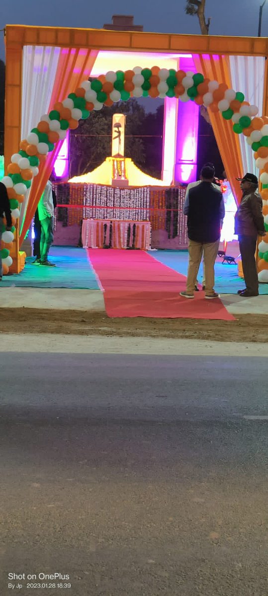 jagdishpratap8's tweet image. शहीद जवानों के परिवार और सिरोही जिले की जनता के लिए गर्व की बात है की हमारे विधायक महोदय @SanyamLodha66 ने शहीद स्मारक का निर्माण कराया....धन्यवाद सर जी🙏