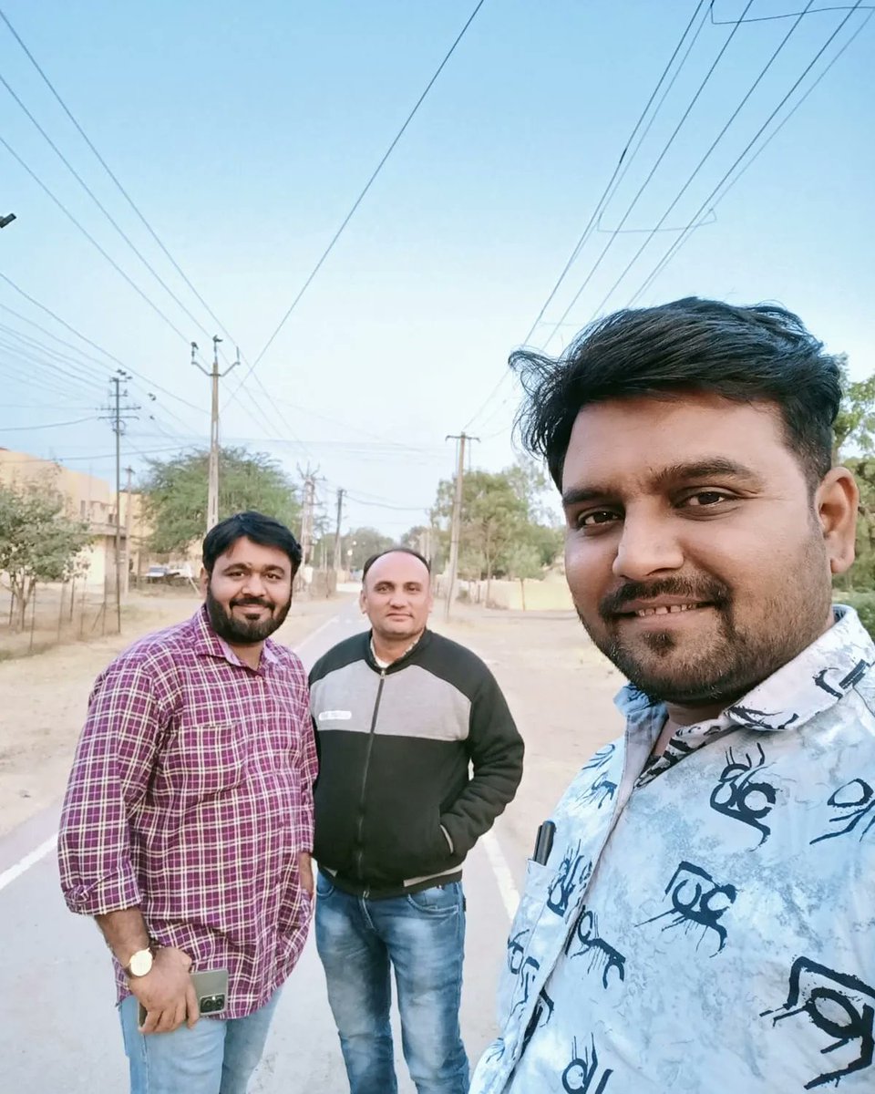 kamlesh_paryani's tweet photo. After a long time with my dearest❤️
They are the reason of my refreshment..❤️
#freindforever #freinds #walkpartalk #freindship @thakkarbharat81 @Naresh761991 #kamleshparyani #kp #KP #Dosti #Dost #yaari #YAARI https://t.co/PWkWFVXqGd