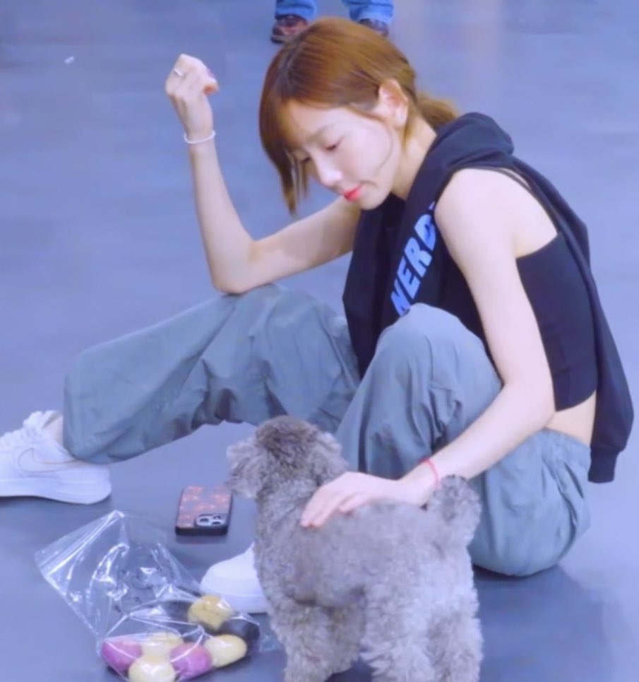 저화질의 태연 (@lq_kty) on Twitter photo 